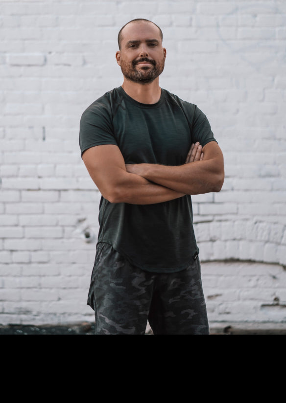 Kettlebell antrenörü Marcus Martinez